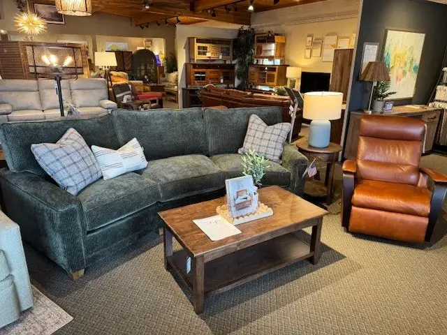 My Style biangular customizable sofa paired with a Peak recliner